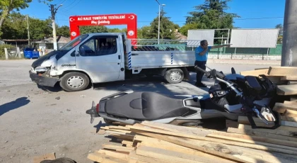 Bafra’da kamyonetle çarpışan motosiklet sürücüsü ağır yaralandı